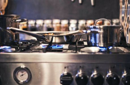 How to Clean Gas Stove Top and Burners