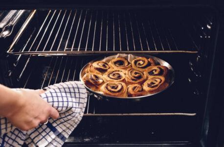 Best Way to Clean a Dirty Oven