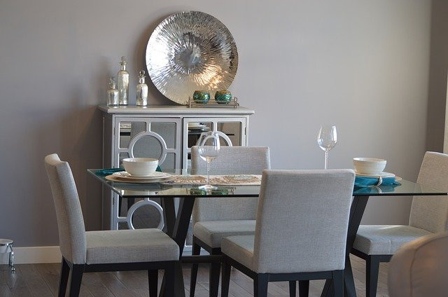 How to Clean a Dining Room