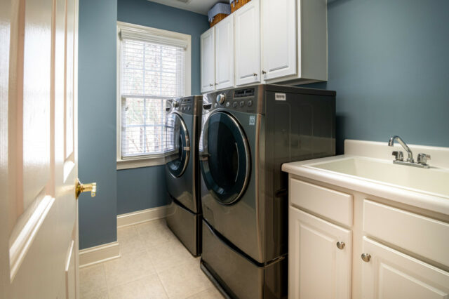 How to Clean The Laundry Room